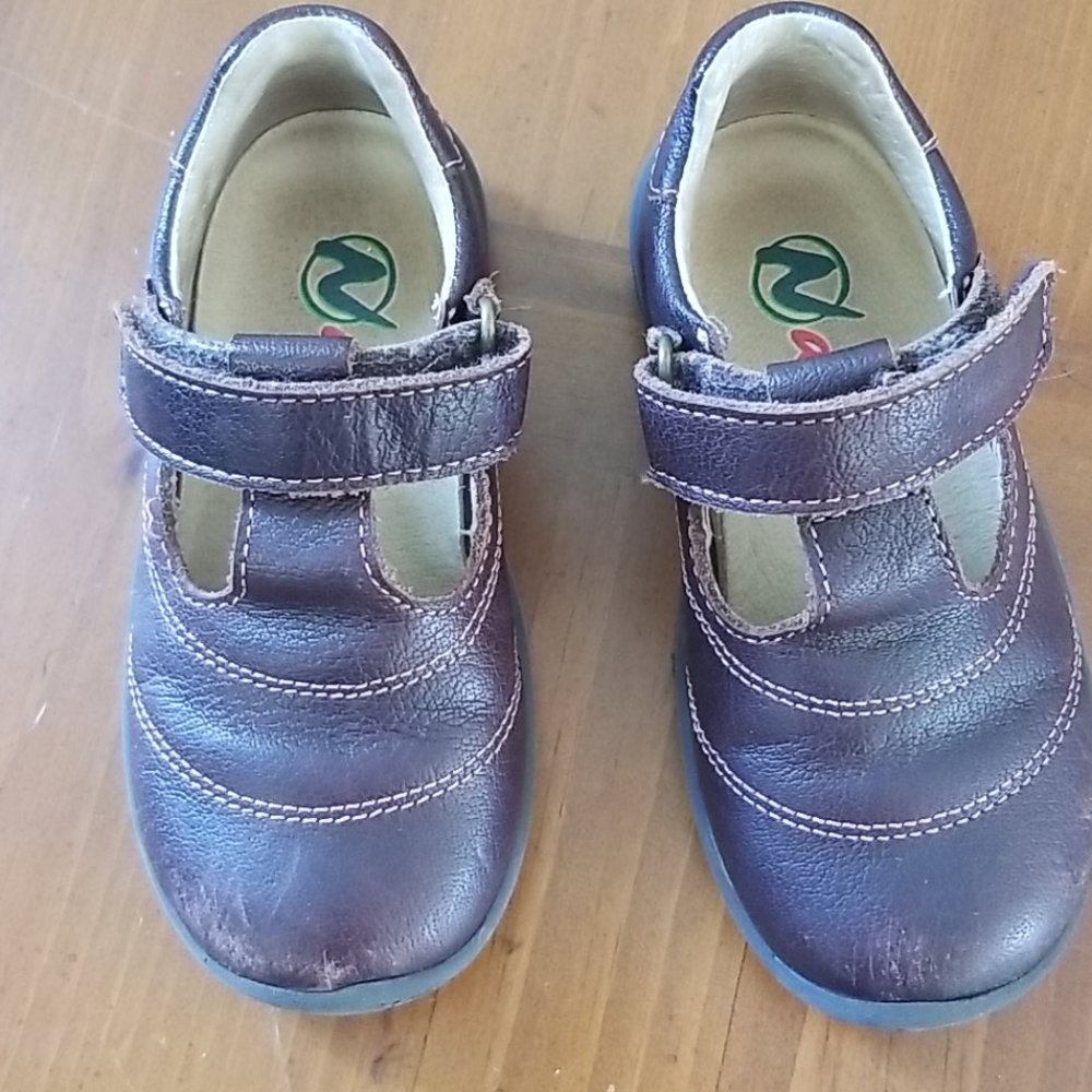 Naturino brown leather toddler shoes